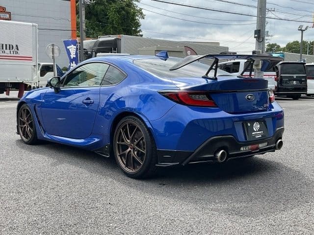 Car thumbnail 3