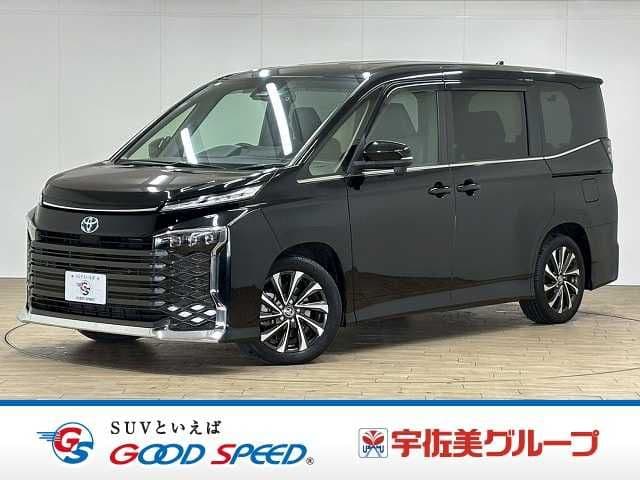 TOYOTA VOXY HYBRID