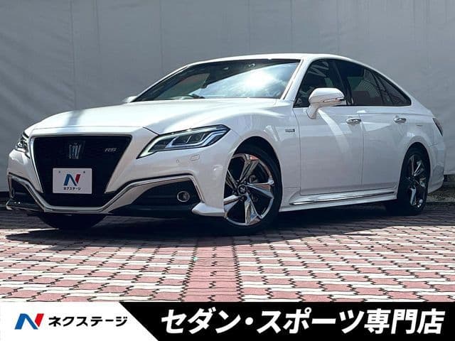TOYOTA CROWN sedan hybrid