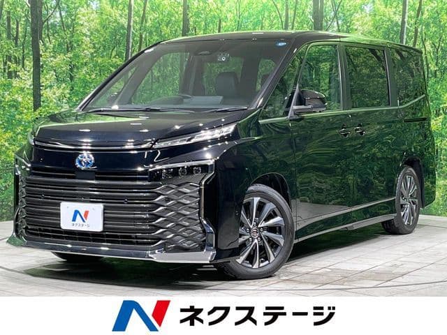 TOYOTA VOXY HYBRID