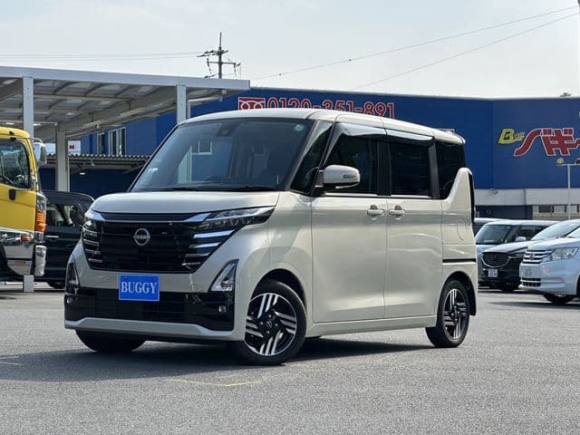 NISSAN