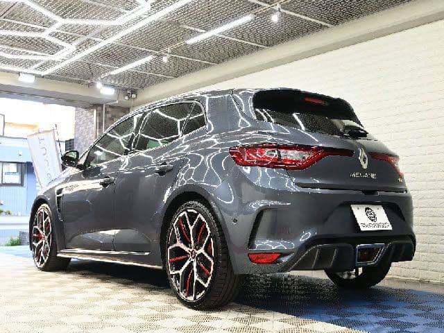 Car thumbnail 3