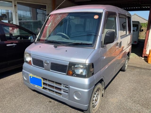 NISSAN CLIPPER van