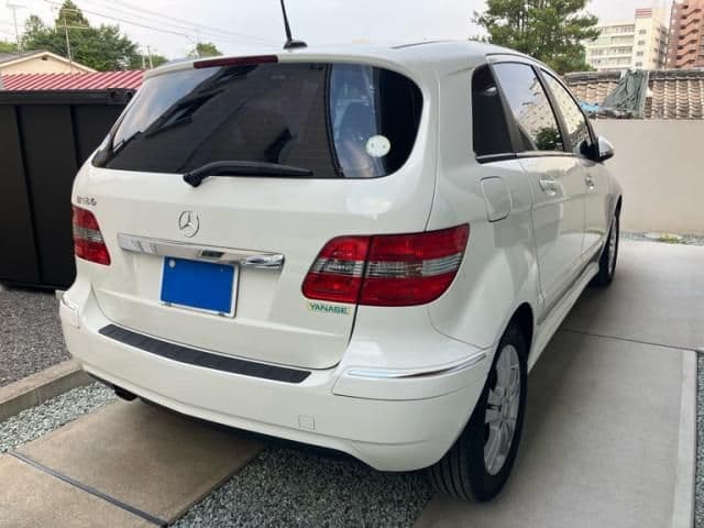 Car thumbnail 4