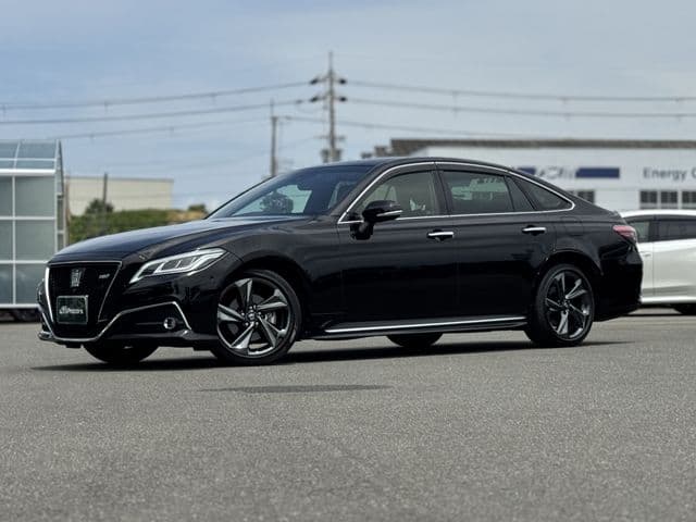 TOYOTA CROWN sedan