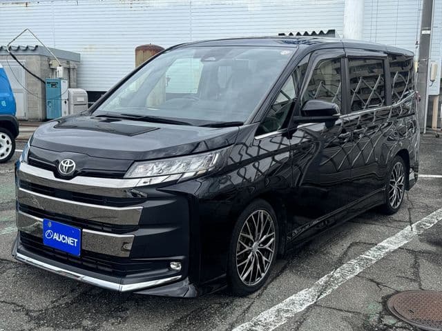 TOYOTA NOAH 4WD