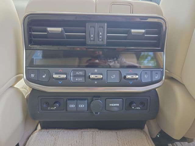 Car thumbnail 23