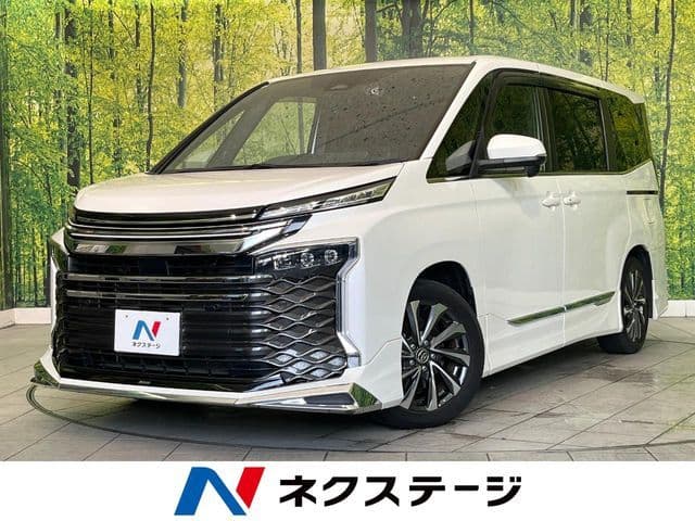 TOYOTA VOXY HYBRID