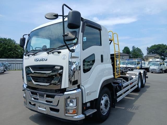 ISUZU
