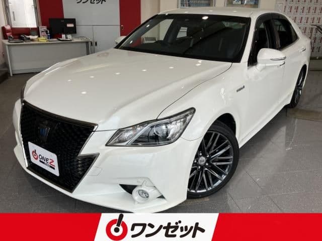 TOYOTA CROWN sedan hybrid