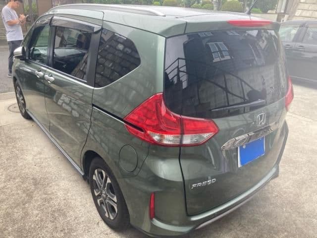 Car thumbnail 3