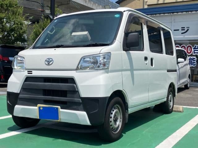 TOYOTA PIXIS van