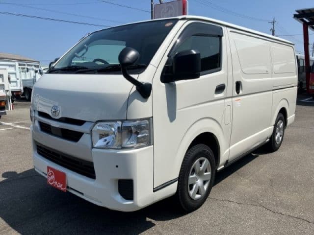 TOYOTA HIACE van 4WD