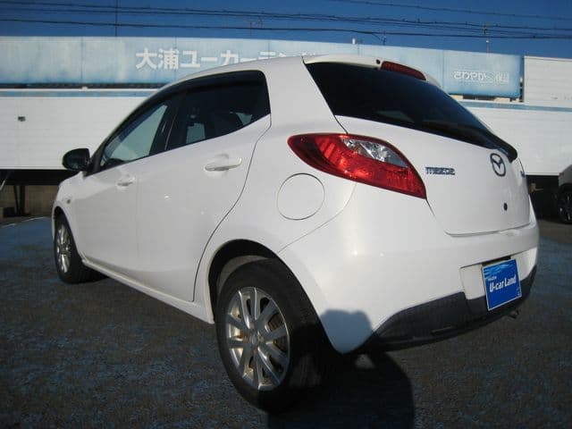 Car thumbnail 3