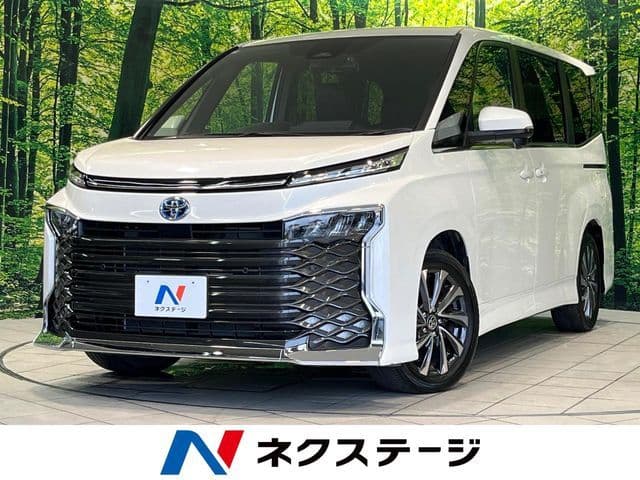 TOYOTA VOXY HYBRID