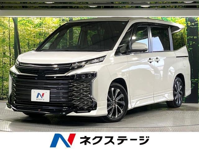 TOYOTA VOXY HYBRID