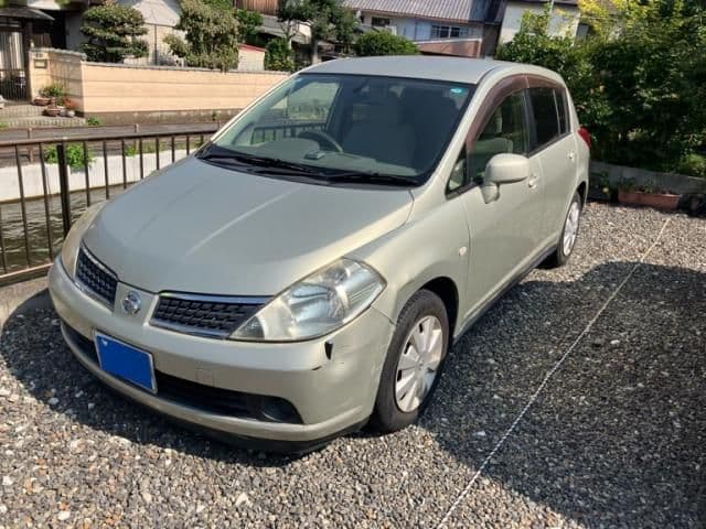 NISSAN TIIDA