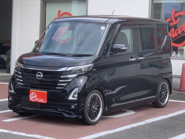 NISSAN