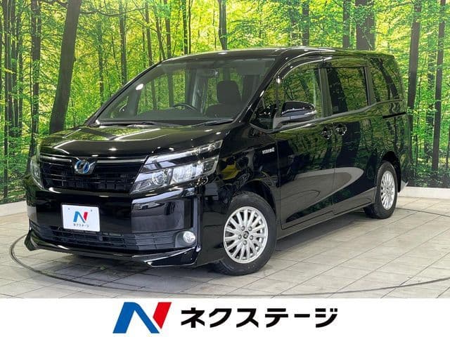TOYOTA VOXY HYBRID