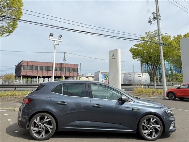Car thumbnail 4