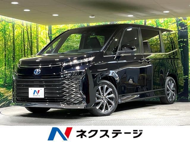 TOYOTA VOXY HYBRID