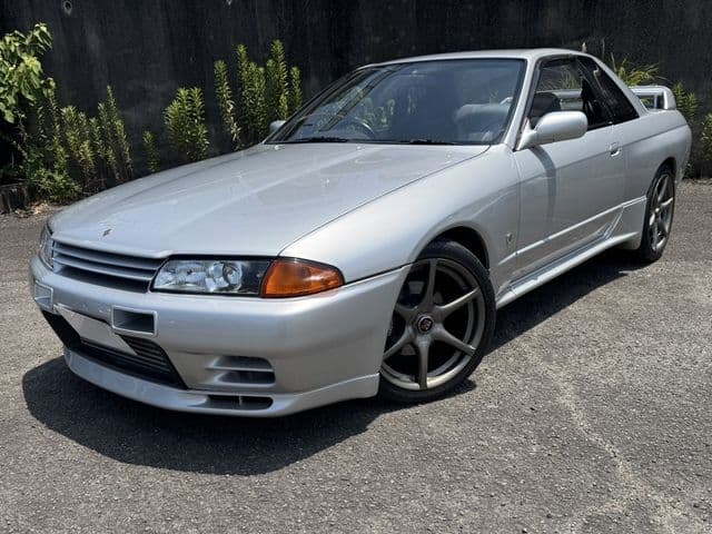 NISSAN SKYLINE GT-R
