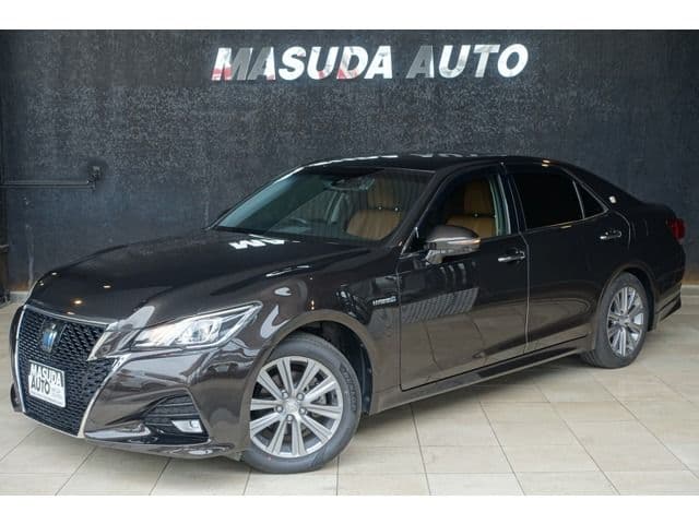 TOYOTA CROWN sedan hybrid 4WD
