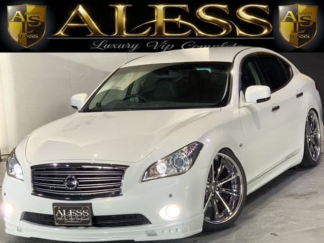 NISSAN FUGA