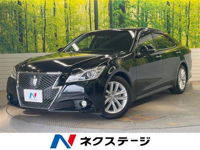TOYOTA CROWN sedan