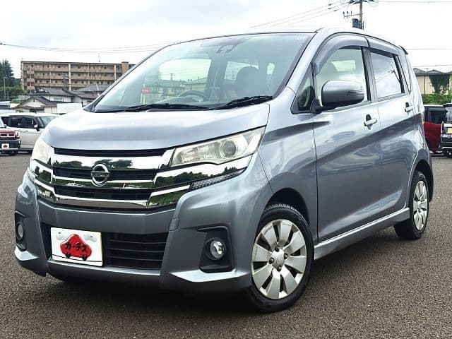 NISSAN