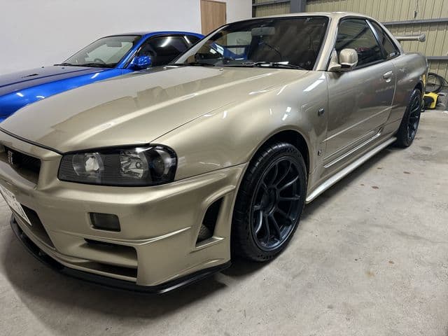 NISSAN SKYLINE GT-R
