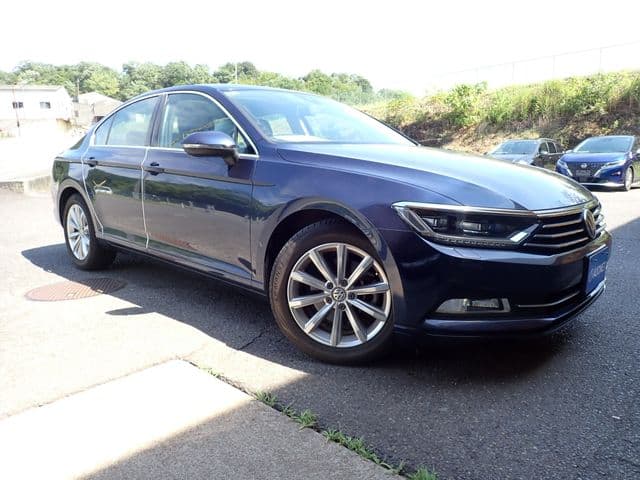 VOLKSWAGEN VOLKSWAGEN PASSAT sedan