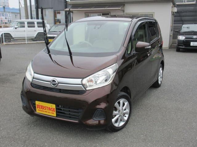 NISSAN
