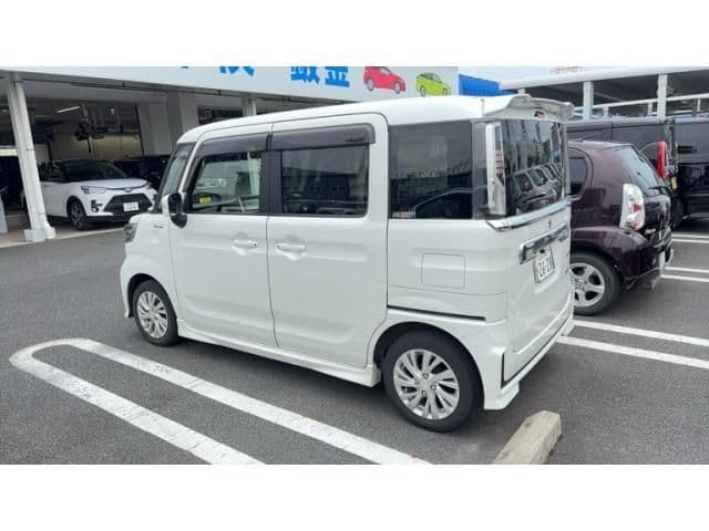 Car thumbnail 4