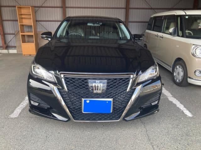 TOYOTA CROWN sedan