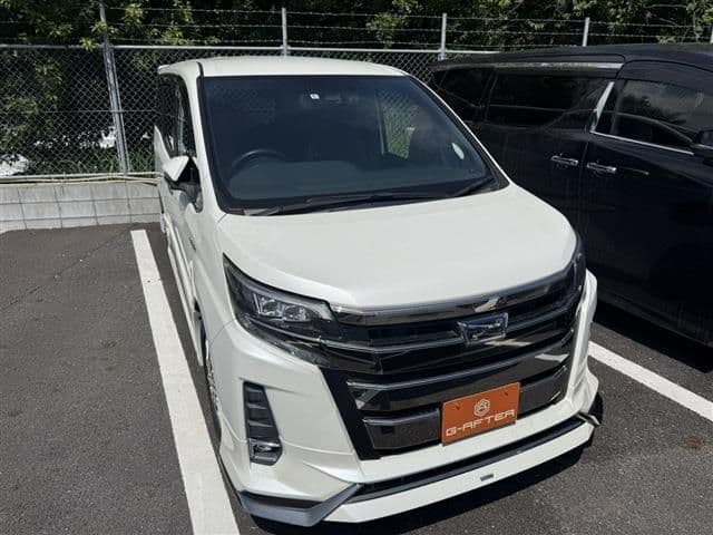 TOYOTA NOAH HYBRID