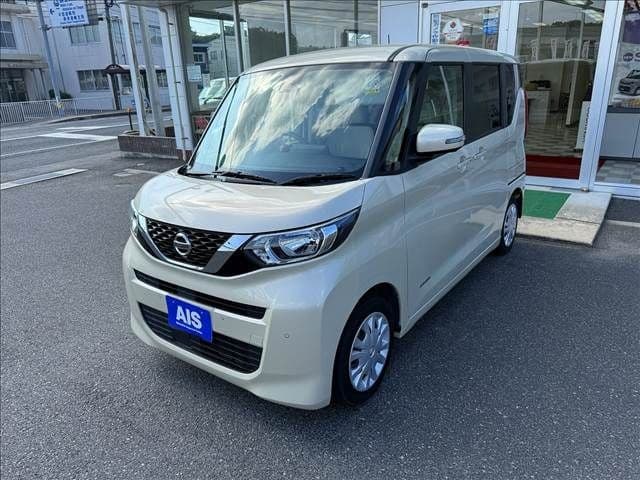 NISSAN ROOX