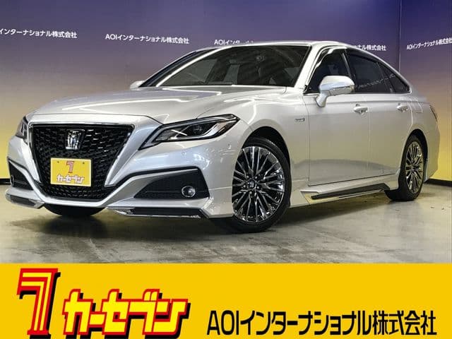 TOYOTA CROWN sedan hybrid