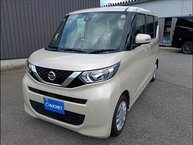 NISSAN