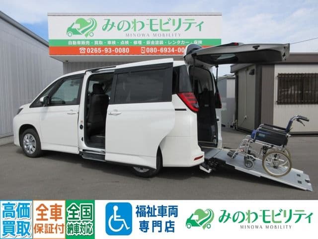 TOYOTA NOAH 4WD