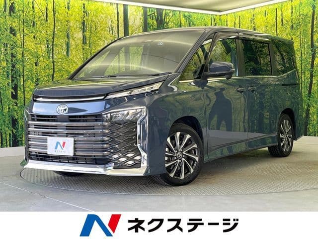 TOYOTA VOXY HYBRID