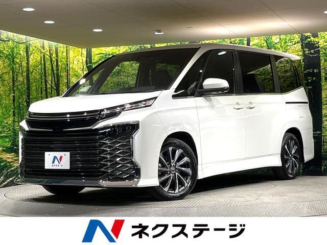 TOYOTA VOXY HYBRID