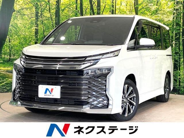 TOYOTA VOXY HYBRID