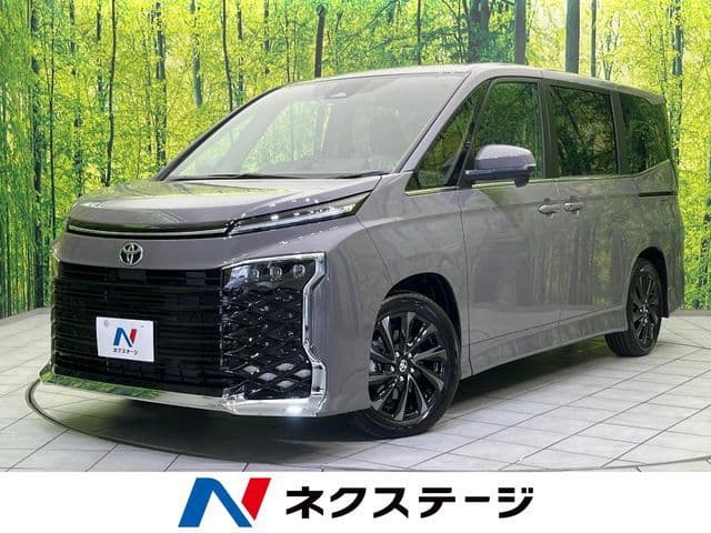 TOYOTA VOXY HYBRID
