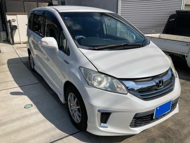 HONDA FREED HYBRID