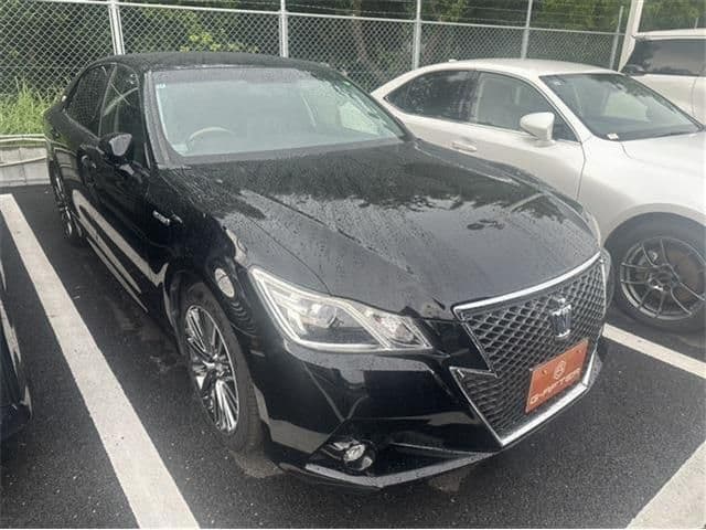 TOYOTA CROWN sedan hybrid