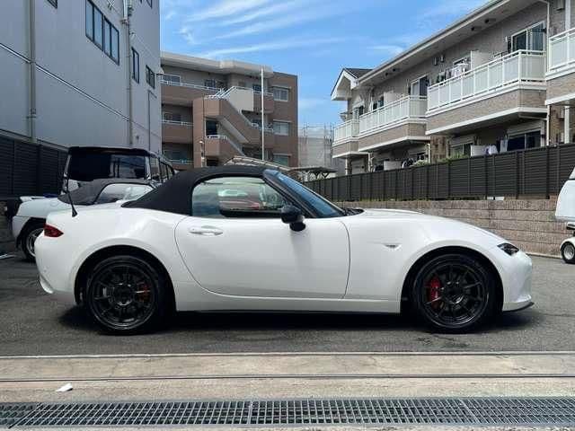 Car thumbnail 4