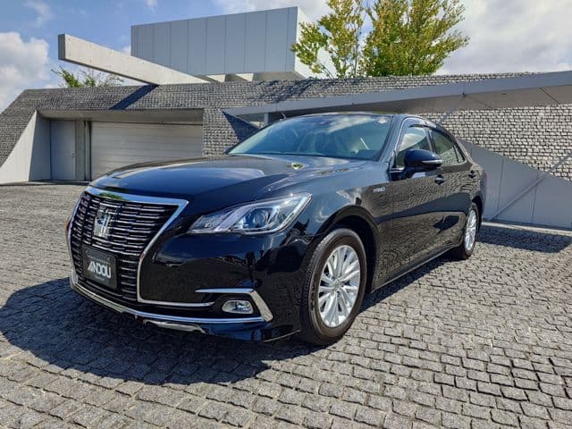 TOYOTA CROWN sedan hybrid