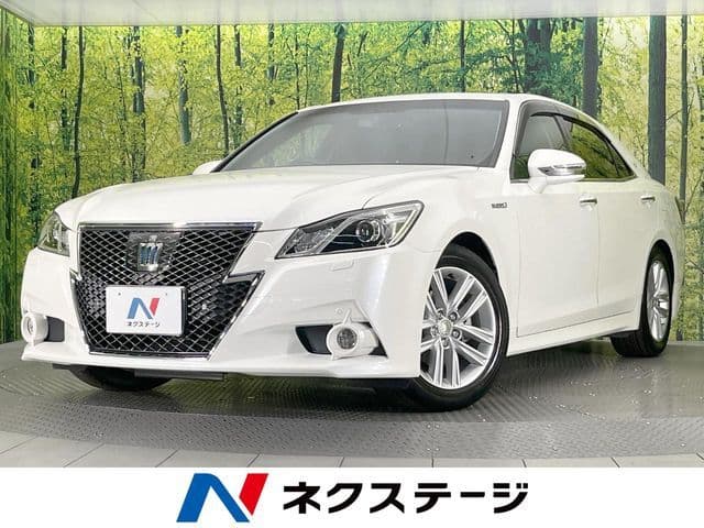 TOYOTA CROWN sedan hybrid