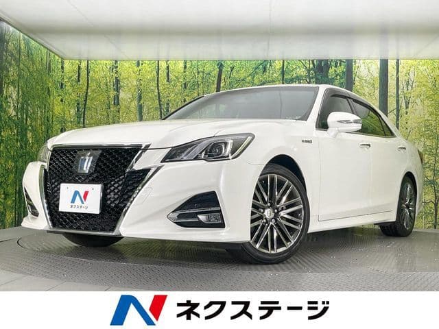 TOYOTA CROWN sedan hybrid